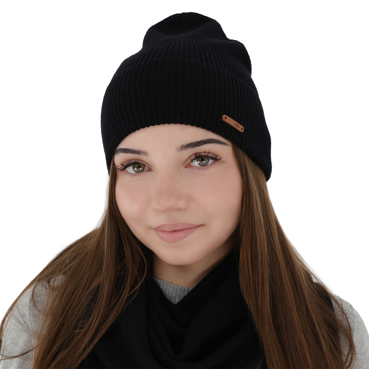 Dámská podzimní/zimná čiapka, čierna, 100 % merino vlnená, Flerra