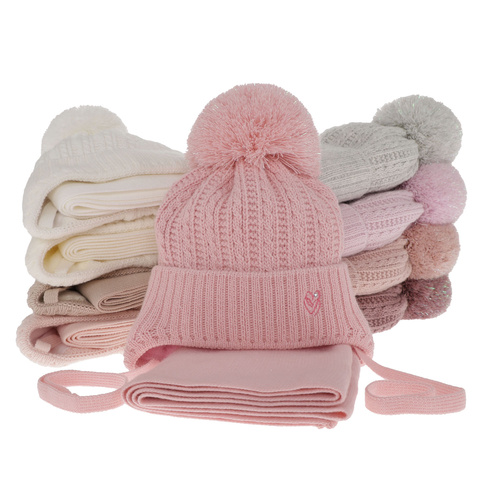 Set de iarnă pentru fete: căciulă și fular ecru cu pompon Marisa