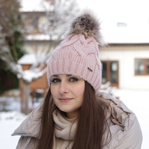 Dámska zimná čiapka růžová s bambulou Terri