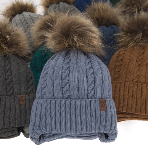 Kompletná zimná detská sada: čiapka a šál šedý s bambuľou Peter