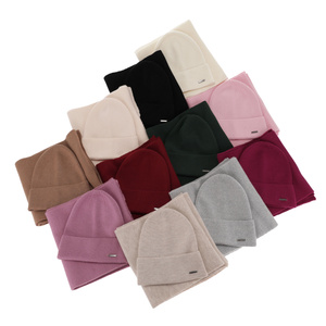 Dámský jarní/zimní set: čepice a šála černý 100% extra fine merino vlna Melpomena