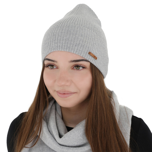 Šedá