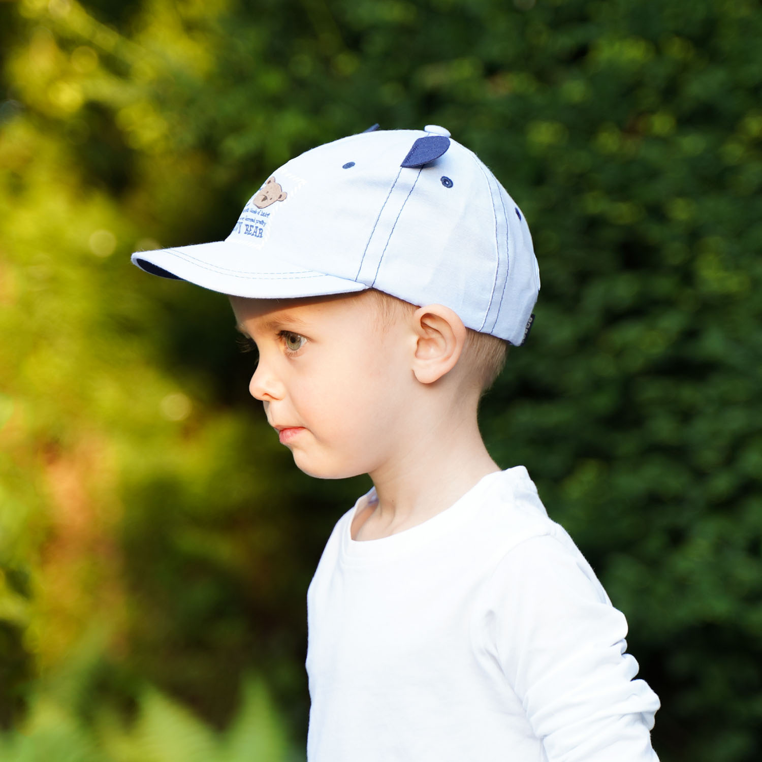 Chlapčenská čiapka svetlomodrá s bambulou Tedi