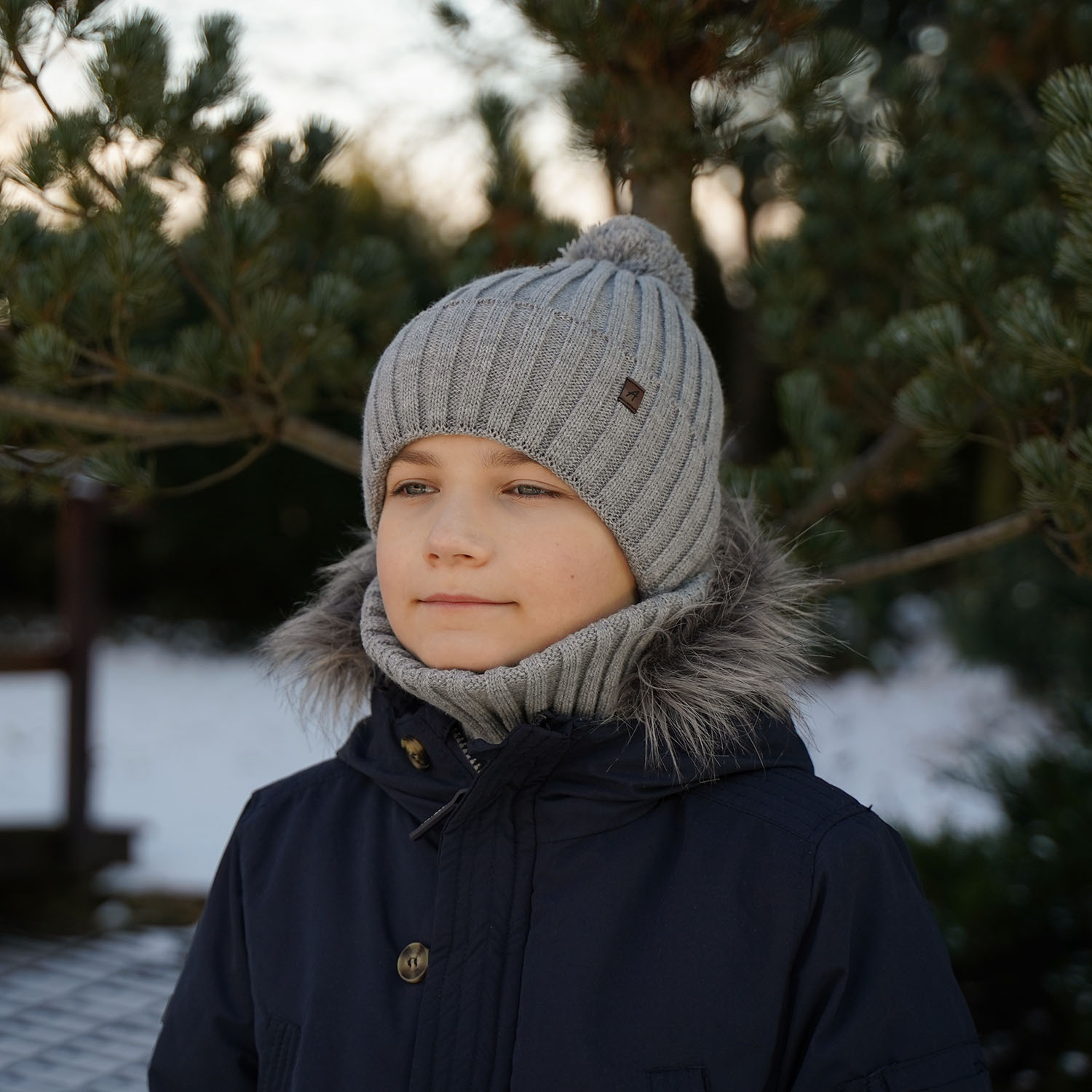 Zimný set pre chlapcov: čiapka a tunel khaki s bambulou Wiliam
