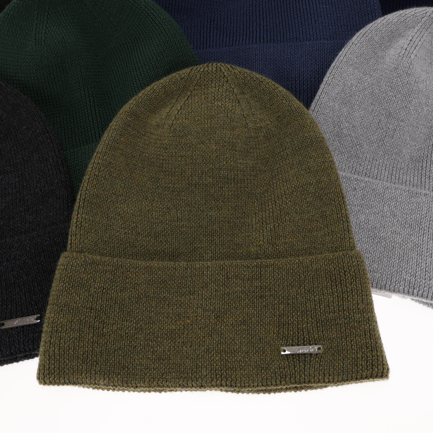 Pánska jarná- zimná čiapka černá 100% extra fine merino vlněná Memfis