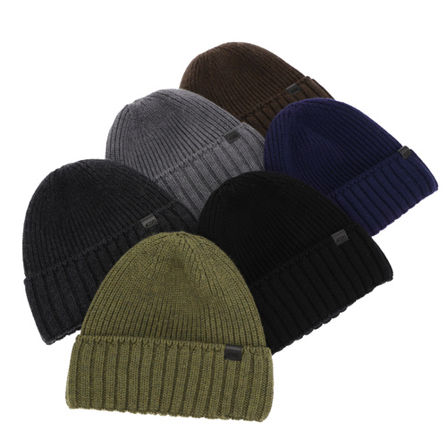 Pánská zimní čepice černá 100% extrafine merino vlněná bez švov Bruner