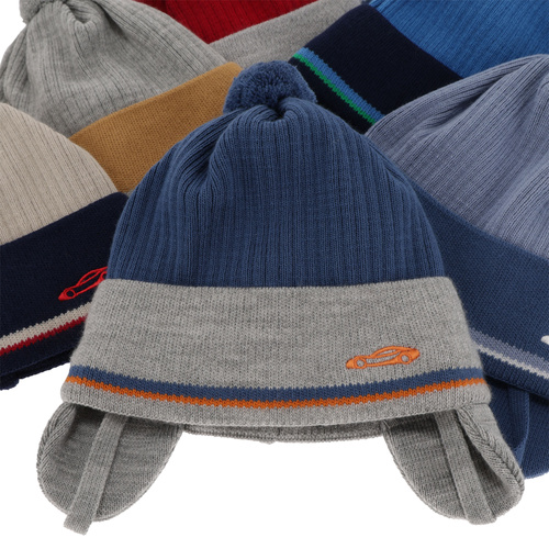 Jesenná/jarná chlapčenská čiapka béžová s bambulí Jacob