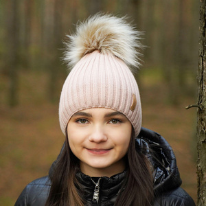 Dievčenská zimná čiapka černá s bambulou Werbena