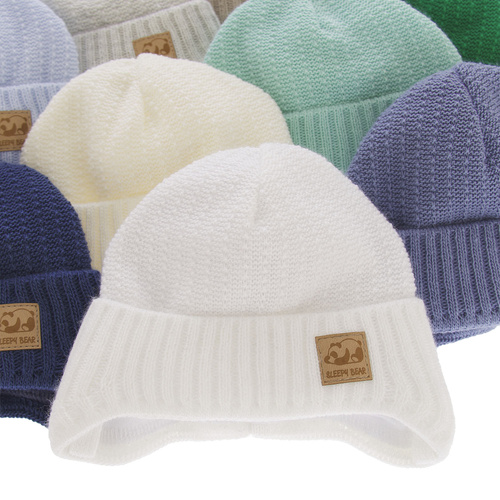 Chlapčenská jesenná/jarná čiapka biela Todi