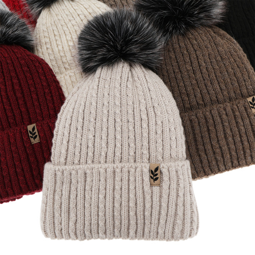 Dámská zimní čiapka, bordová, s brmbolcom, Calista