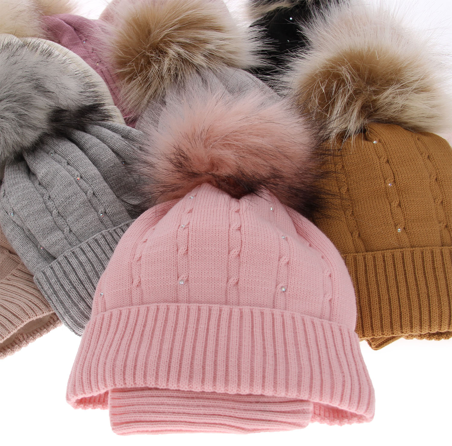 Dievčenská zimná súprava: čiapka a tunel čierna s bambulou Lawa