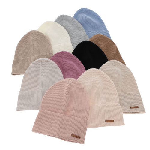 Dámská podzimní, zimná čiapka, svetloružová, 100 % merino vlnená, Flerra