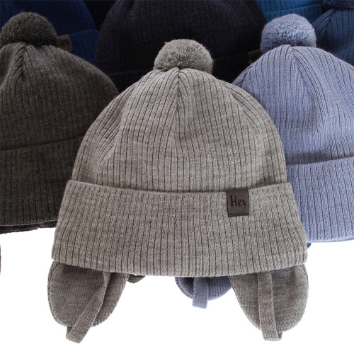 Chlapčenská jesenná/jarná čiapka modrá s bambulou Axel